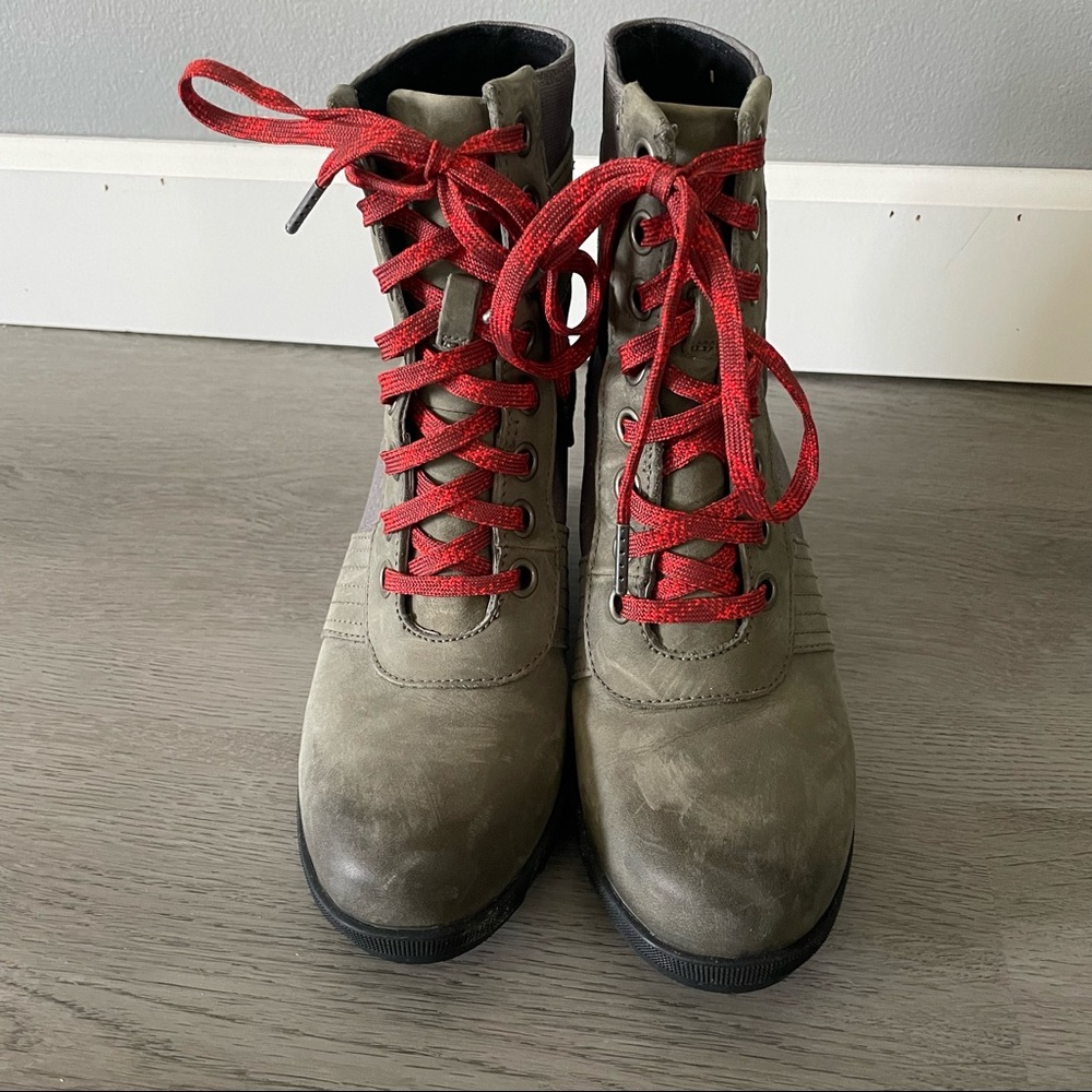 Gently used Sorel wedges